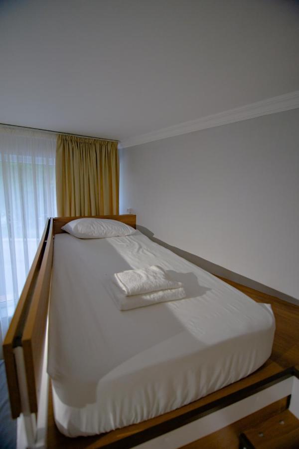 Comfy Corner Apartment Telavi Bagian luar foto