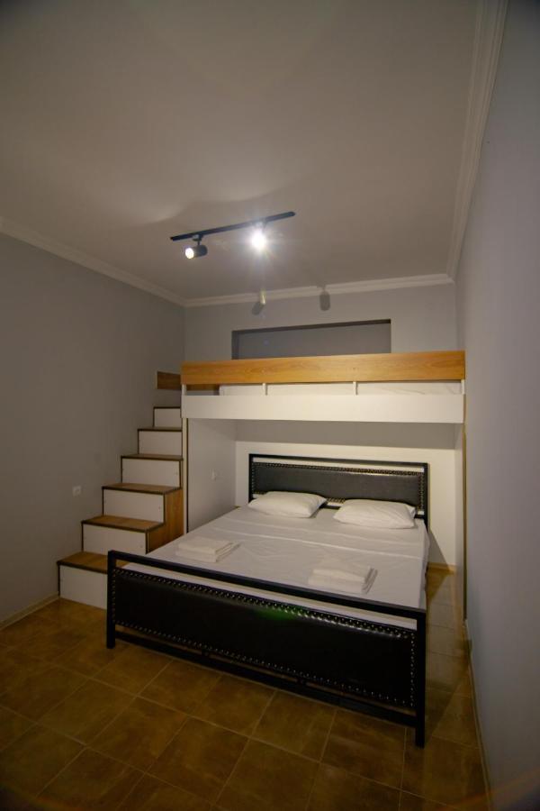 Comfy Corner Apartment Telavi Bagian luar foto